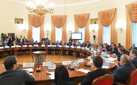 Заседание комитета Госдумы РФ по информационной политике, технологиям и связи