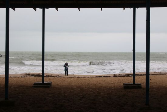 Шторм в Евпатории