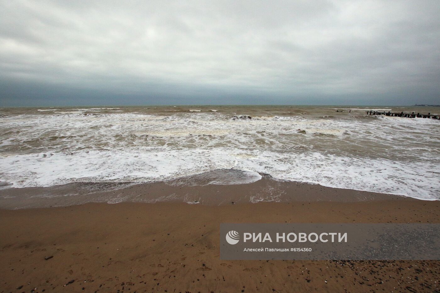 Шторм в Евпатории