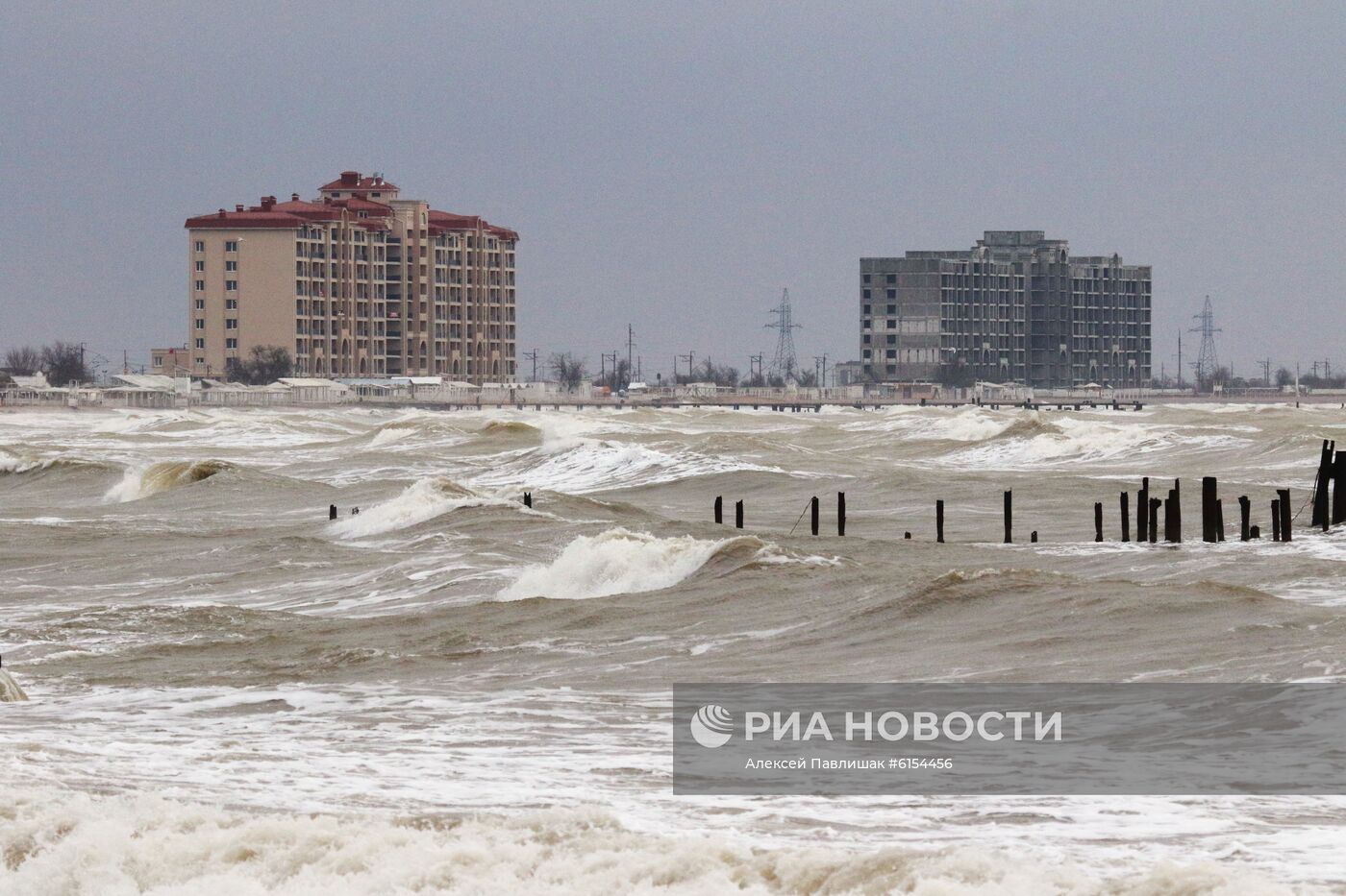 Шторм в Евпатории
