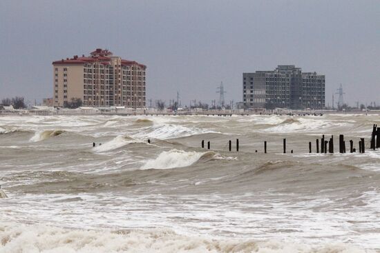 Шторм в Евпатории