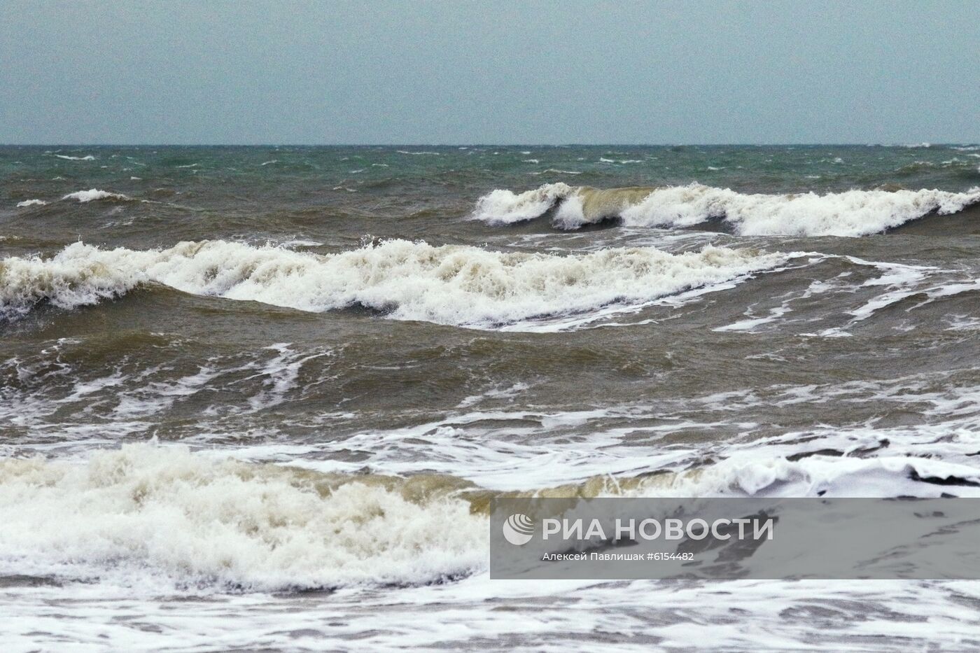 Шторм в Евпатории