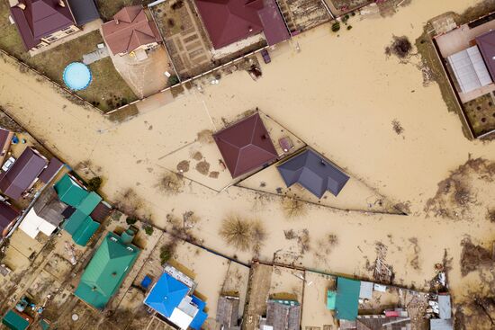 В Горячем Ключе из-за подтопления введен режим ЧС