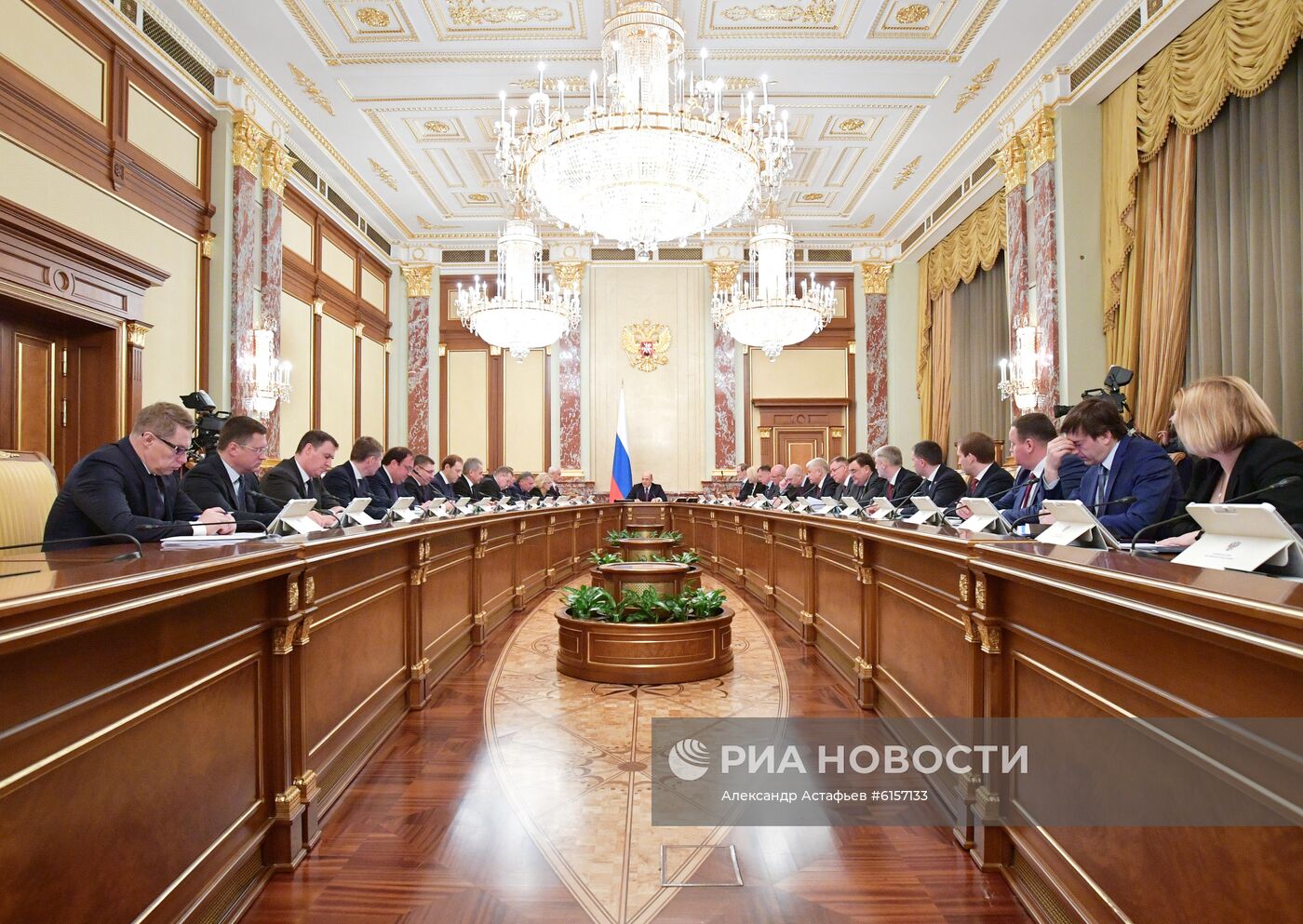 Премьер-министр РФ М. Мишустин провел заседание правительства РФ