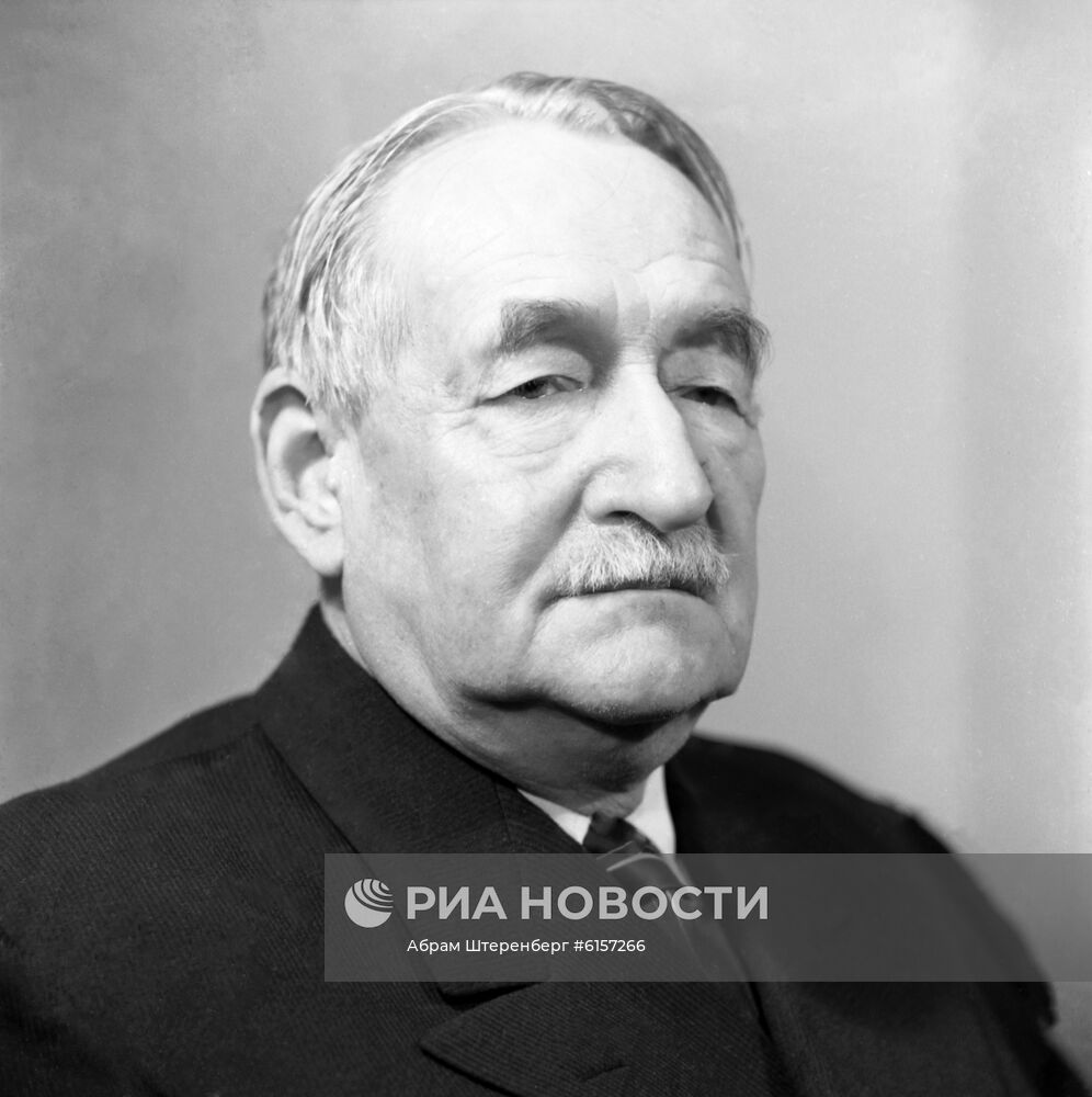 Академик АН СССР Д.Щербаков