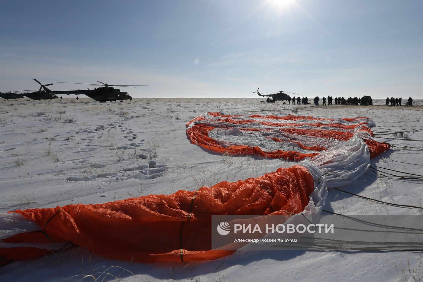 Посадка пилотируемого корабля "Союз МС-13"