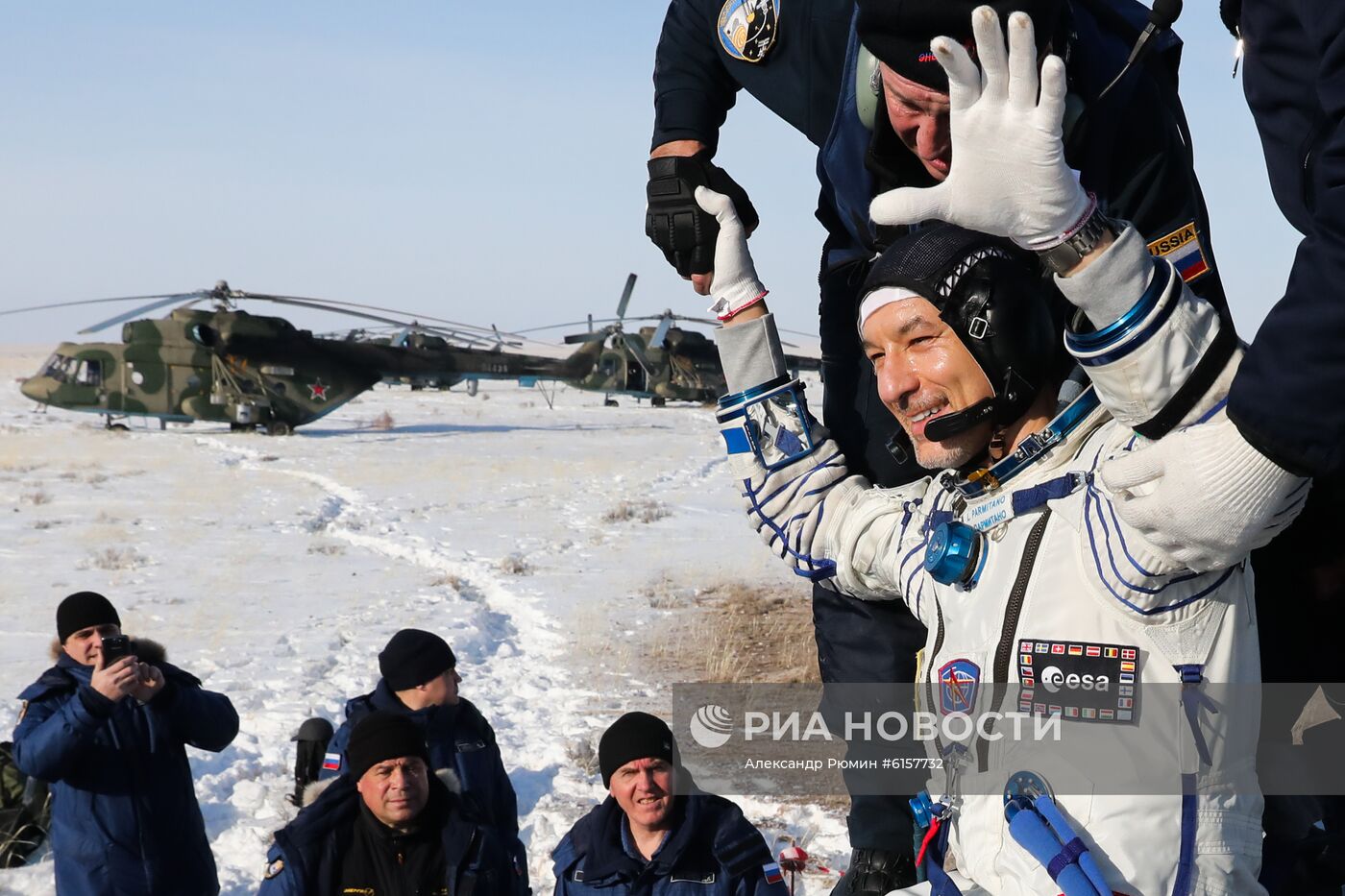 Посадка пилотируемого корабля "Союз МС-13"