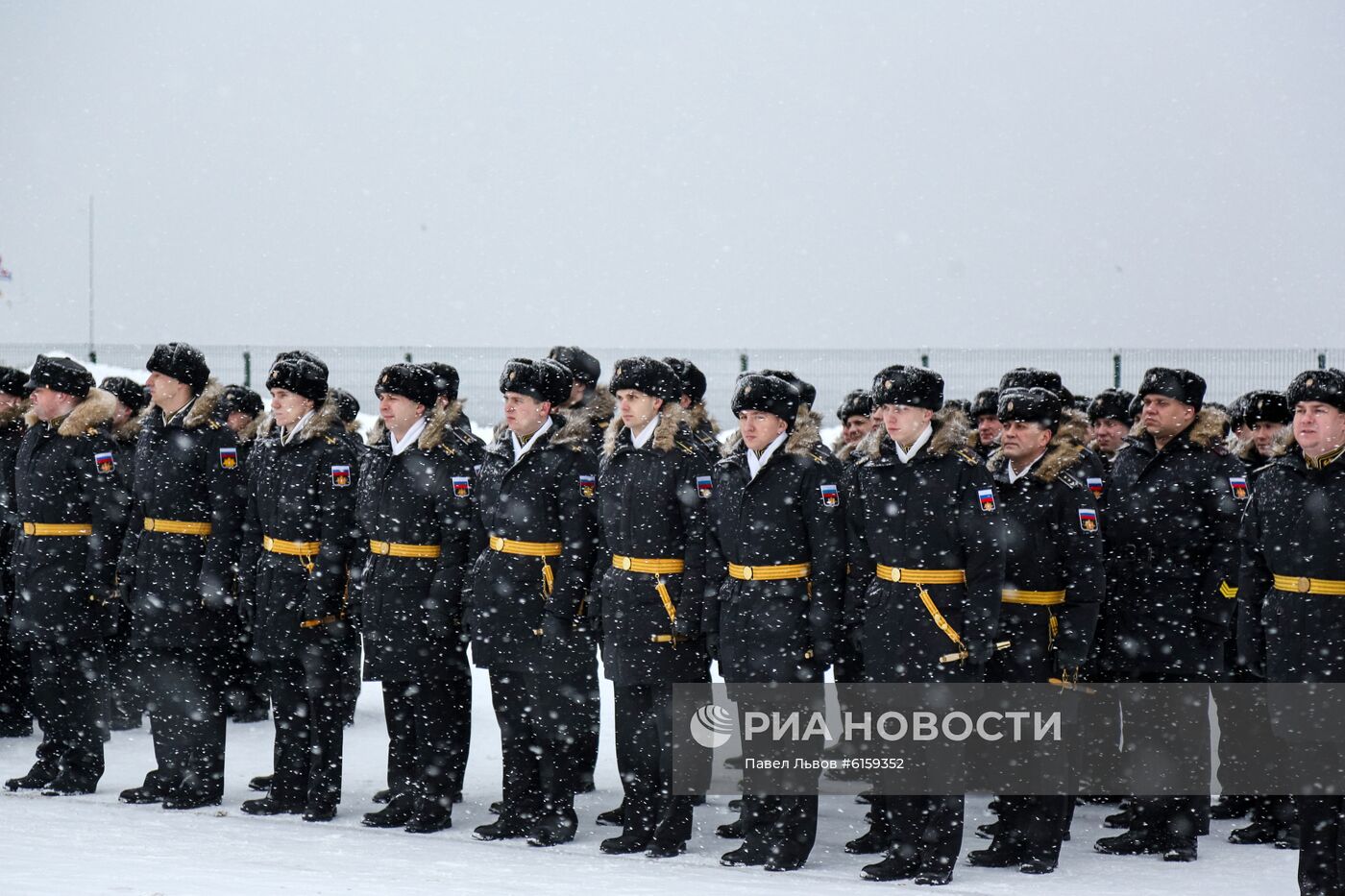 Встреча отряда боевых кораблей Северного флота во главе с ракетным крейсером "Маршал Устинов"