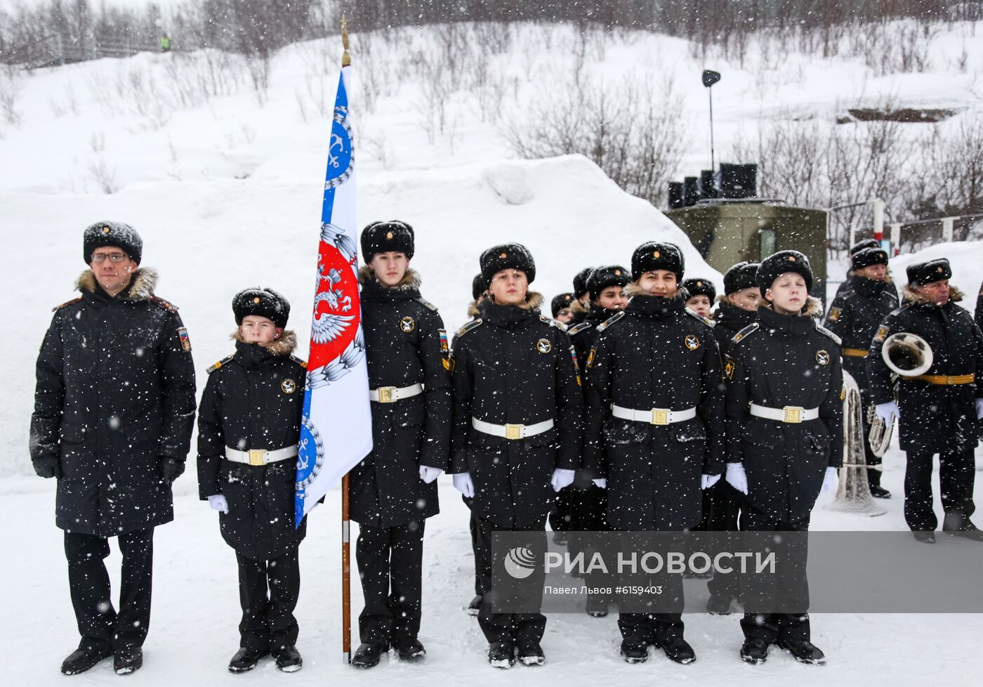 Встреча отряда боевых кораблей Северного флота во главе с ракетным крейсером "Маршал Устинов"