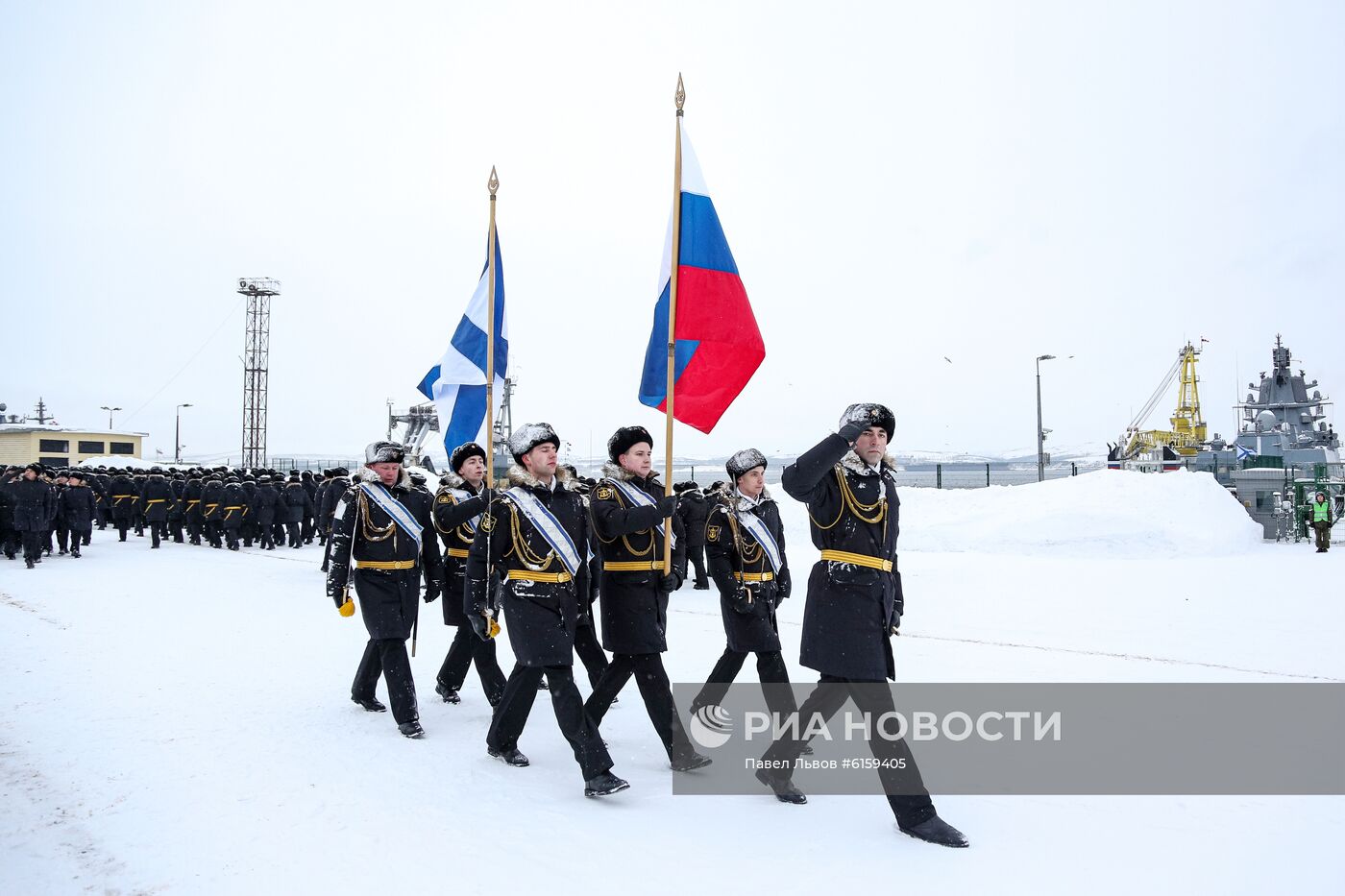 Встреча отряда боевых кораблей Северного флота во главе с ракетным крейсером "Маршал Устинов"