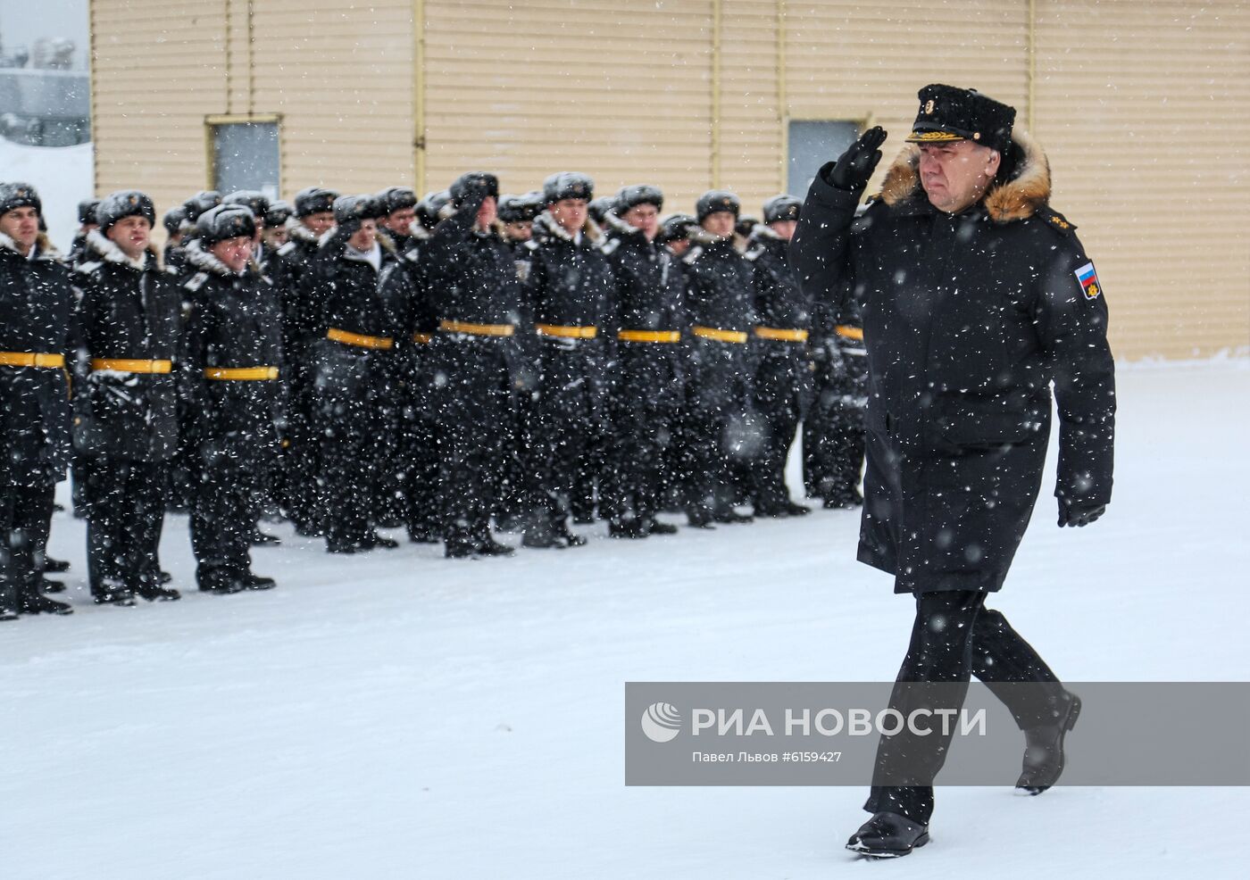 Встреча отряда боевых кораблей Северного флота во главе с ракетным крейсером "Маршал Устинов"