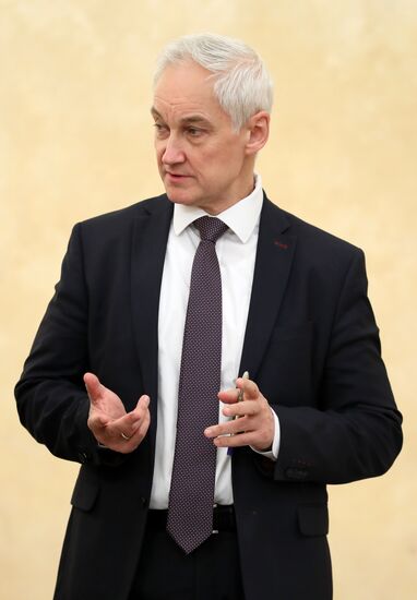 Премьер-министр РФ М. Мишустин провел совещание с вице-премьерами РФ