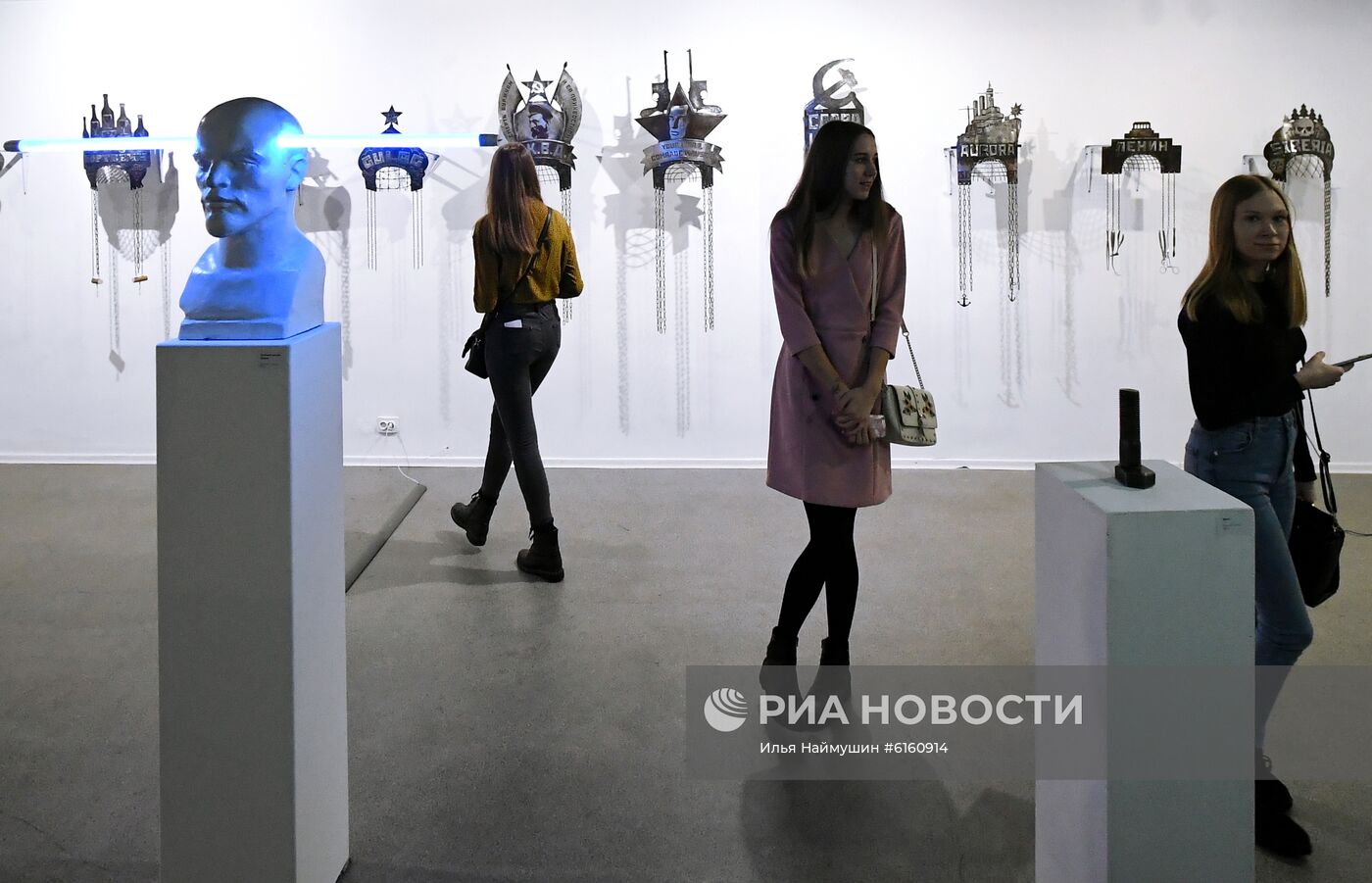 Выставка "Сибирский иронический концептуализм" в Красноярске