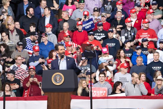 Предвыборный митинг президента США Д. Трампа в Нью-Гэмпшире