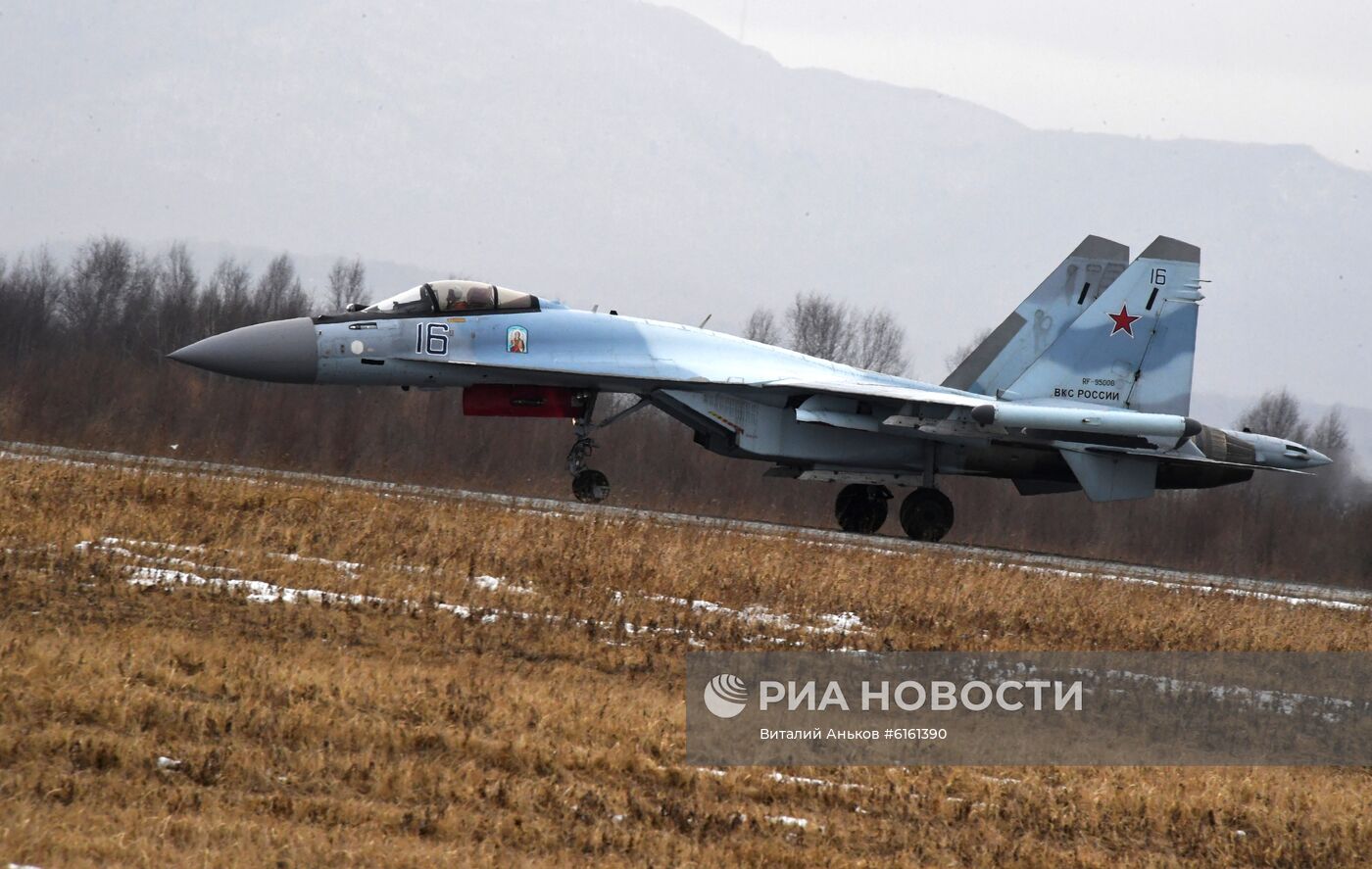 Учебно-тренировочные полеты Су-35С и Миг-31 в Приморье