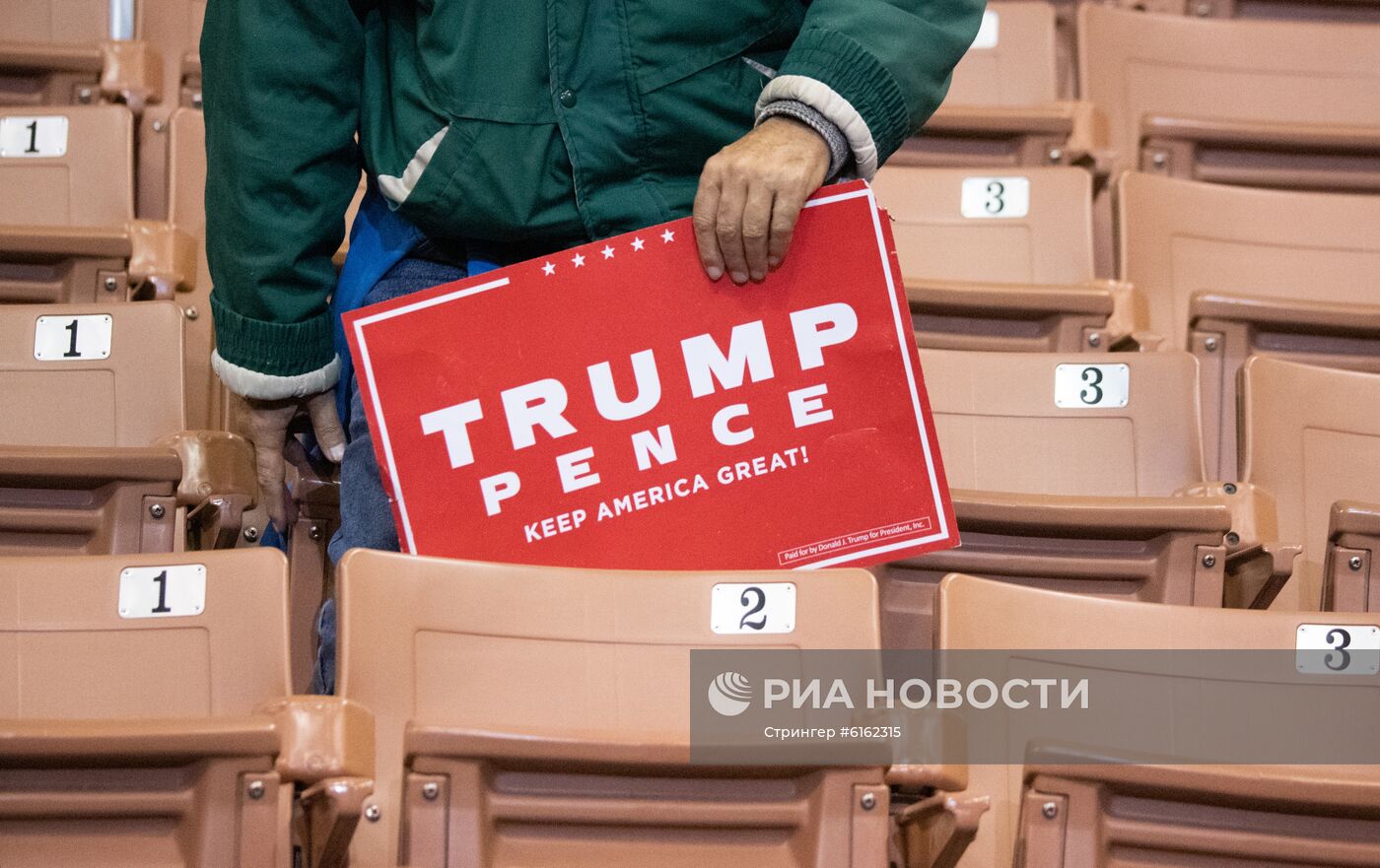 Предвыборный митинг президента США Д. Трампа в Нью-Гэмпшире