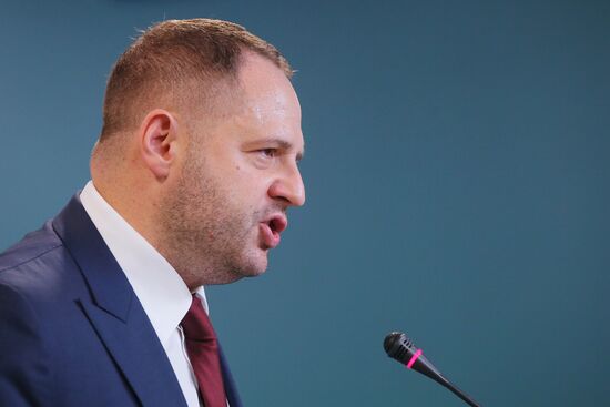 Брифинг нового главы офиса президента Украины А. Ермака