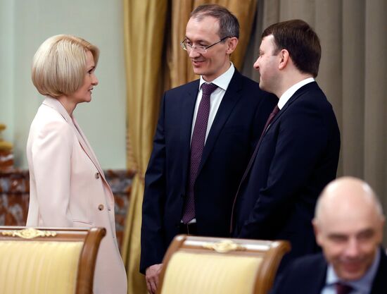 Премьер-министр РФ М. Мишустин провел заседание правительства РФ