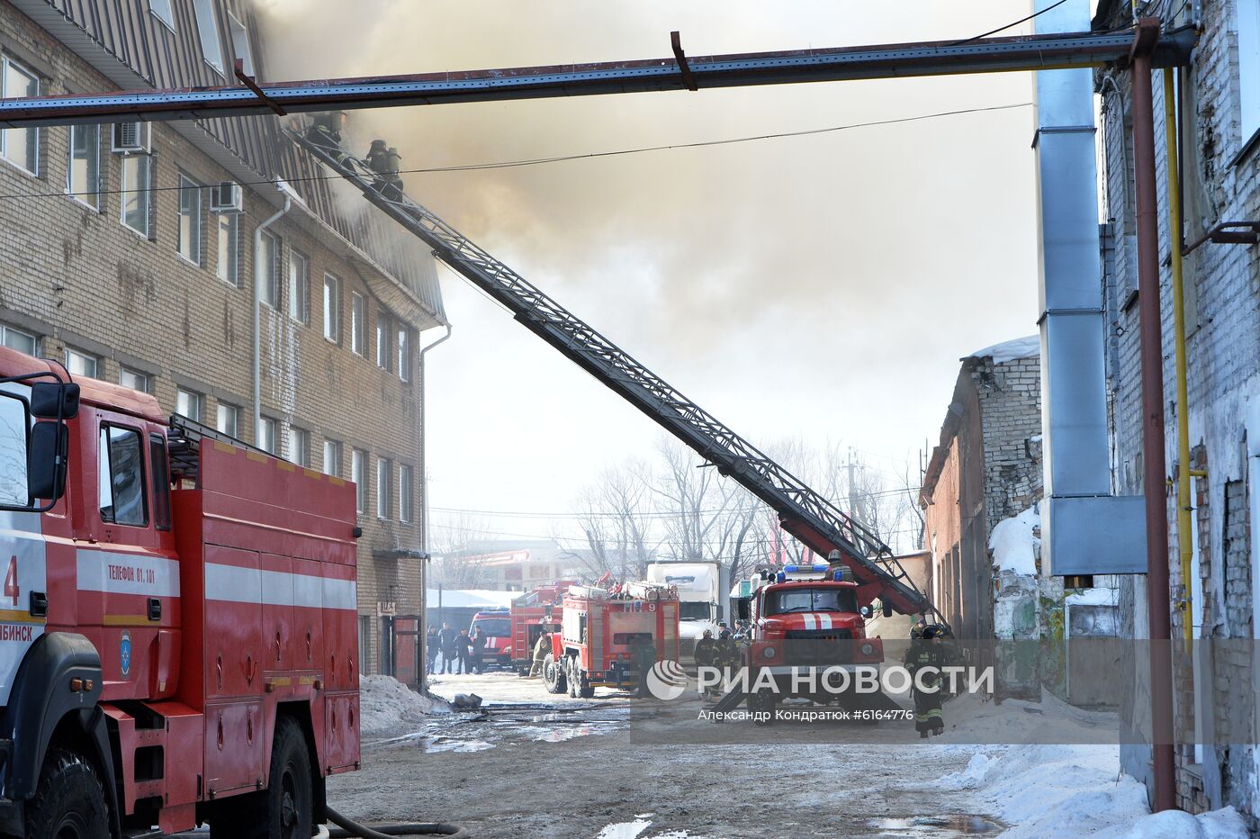 Пожар в цехе по производству пластиковой посуды в Челябинске
