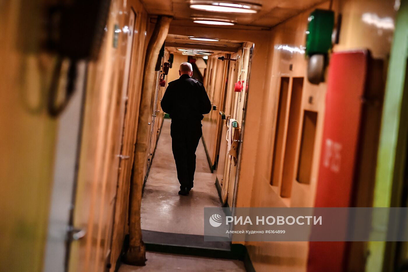 Антарктическая экспедиция на исследовательском судне  "Адмирал Владимирский"