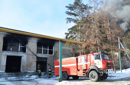 Пожар в цехе по производству пластиковой посуды в Челябинске