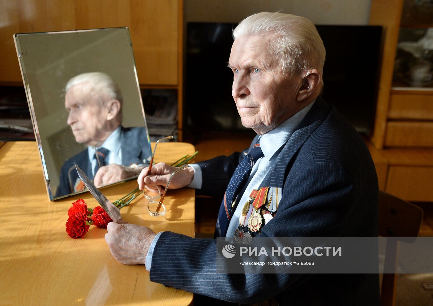 Ветеран Великой Отечественной войны В. Ф. Николаев