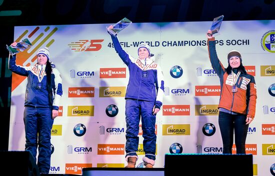 Церемония награждения на чемпионате мира по санному спорту в Сочи