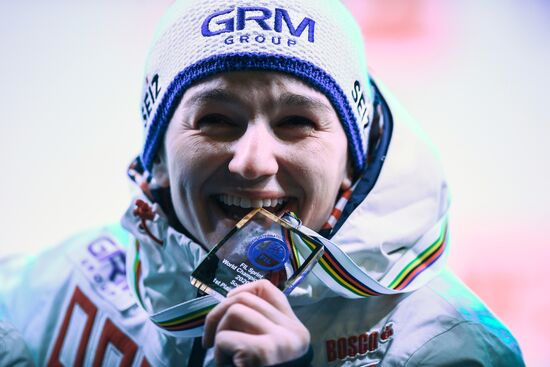 Церемония награждения на чемпионате мира по санному спорту в Сочи