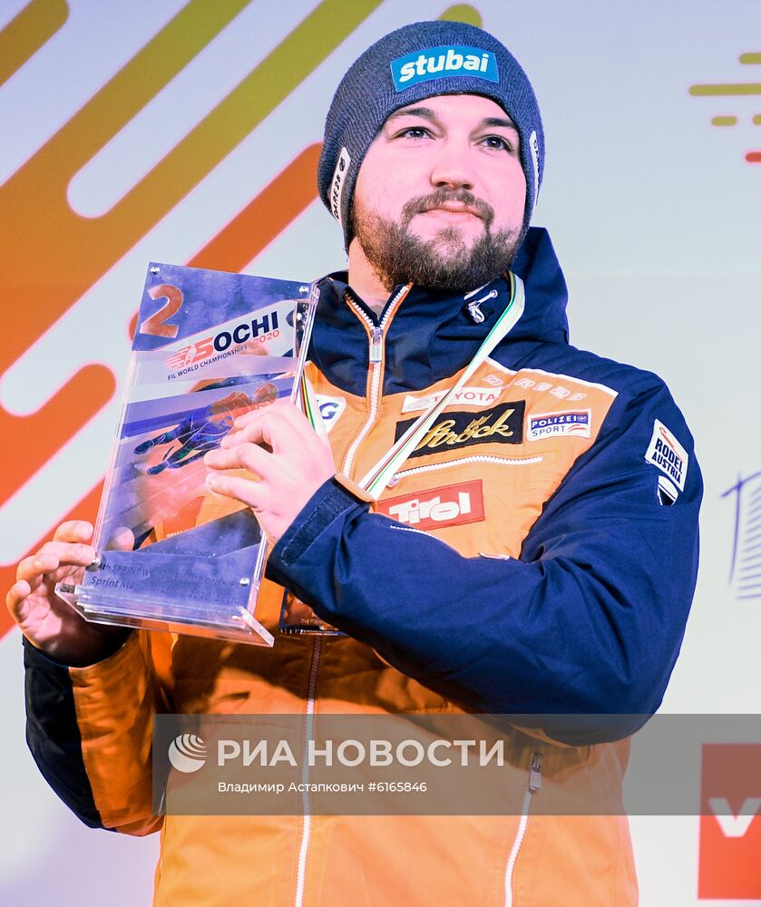 Церемония награждения на чемпионате мира по санному спорту в Сочи