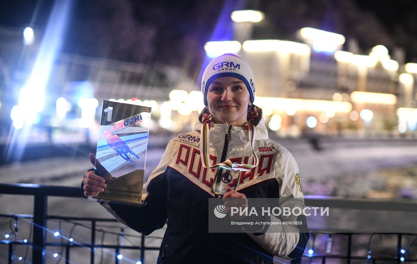 Церемония награждения на чемпионате мира по санному спорту в Сочи