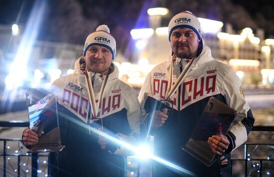 Церемония награждения на чемпионате мира по санному спорту в Сочи