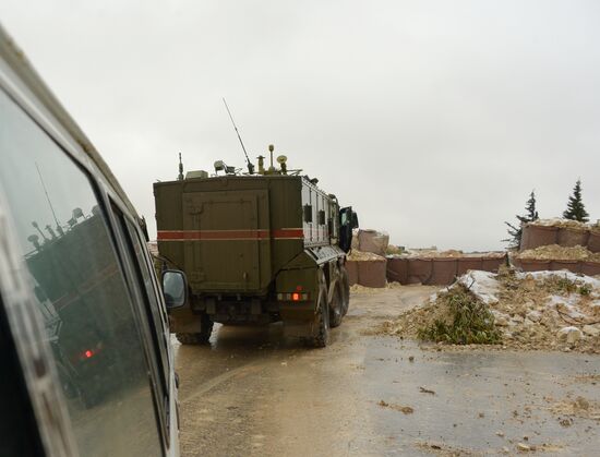 Российская военная полиция в освобожденном сирийском городе Маарет-Нууман