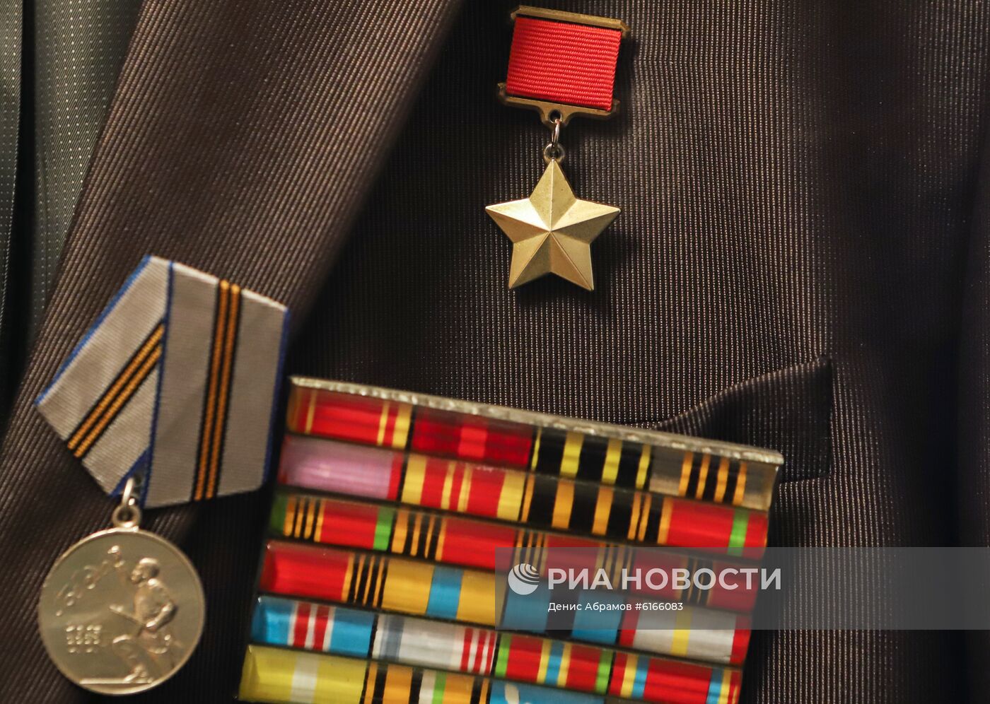 Ветеран Великой Отечественной войны В. Я. Ткачев 