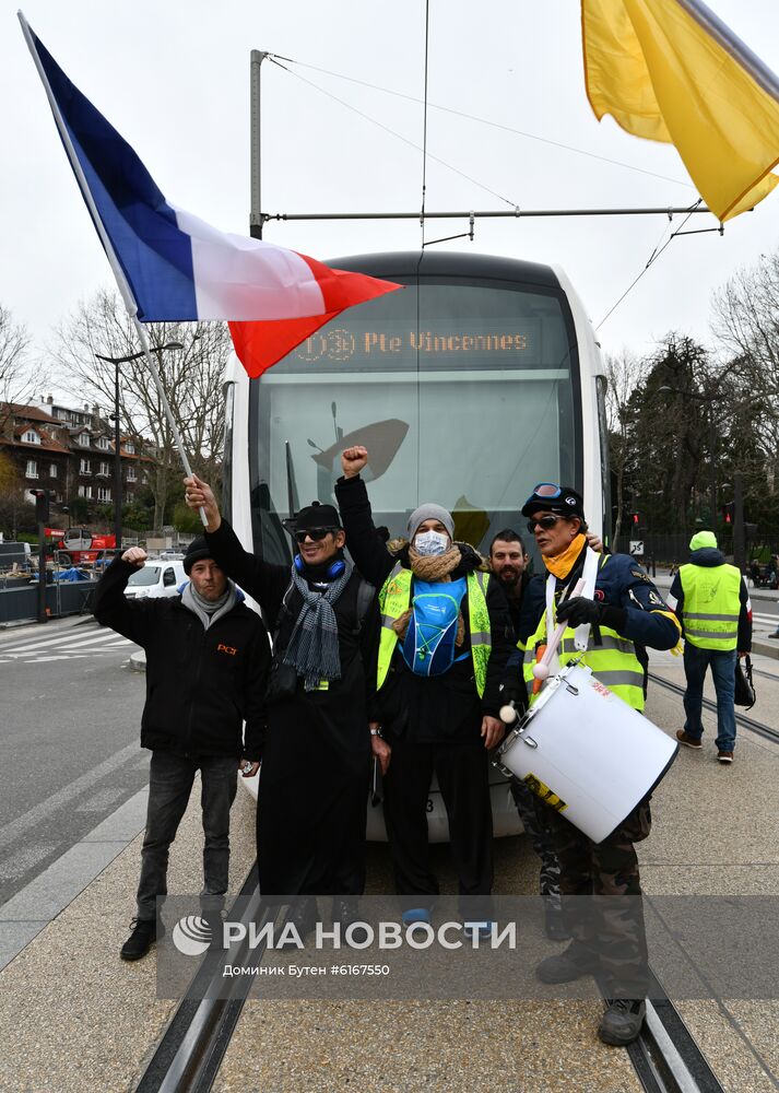 Акция протеста "желтых жилетов" в Париже