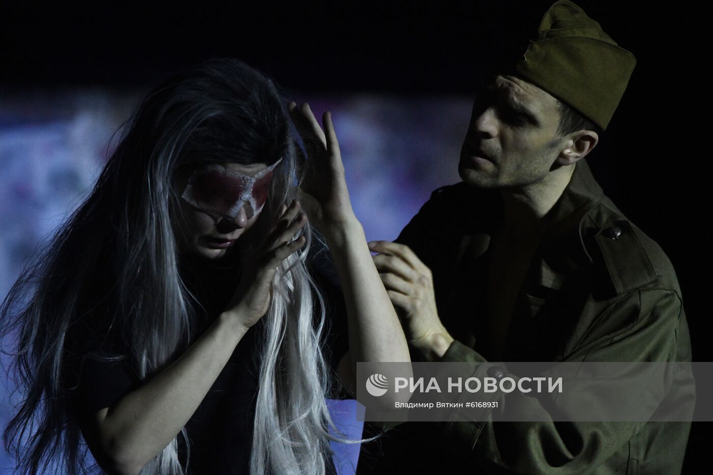 Балет "Мать" по сказке Андерсена на фестивале искусств в Сочи