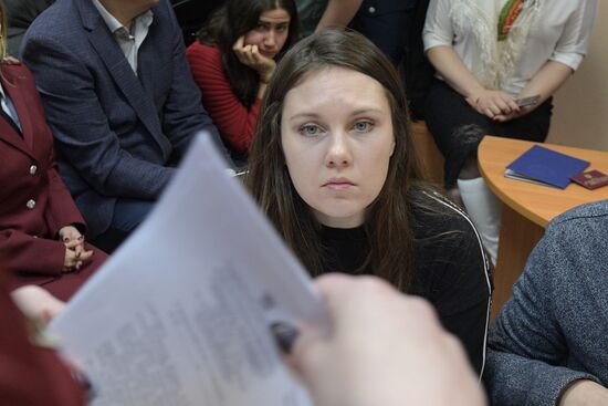 Рассмотрение дела А. Ильиной, сбежавшей из карантина Боткинской больницы