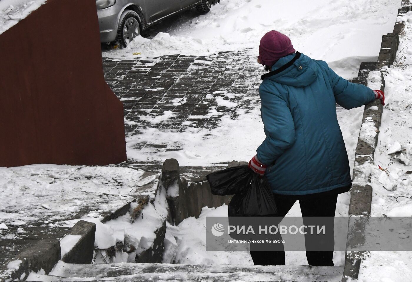 Последствия снегопада во Владивостоке