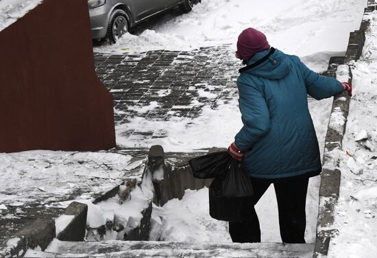 Последствия снегопада во Владивостоке