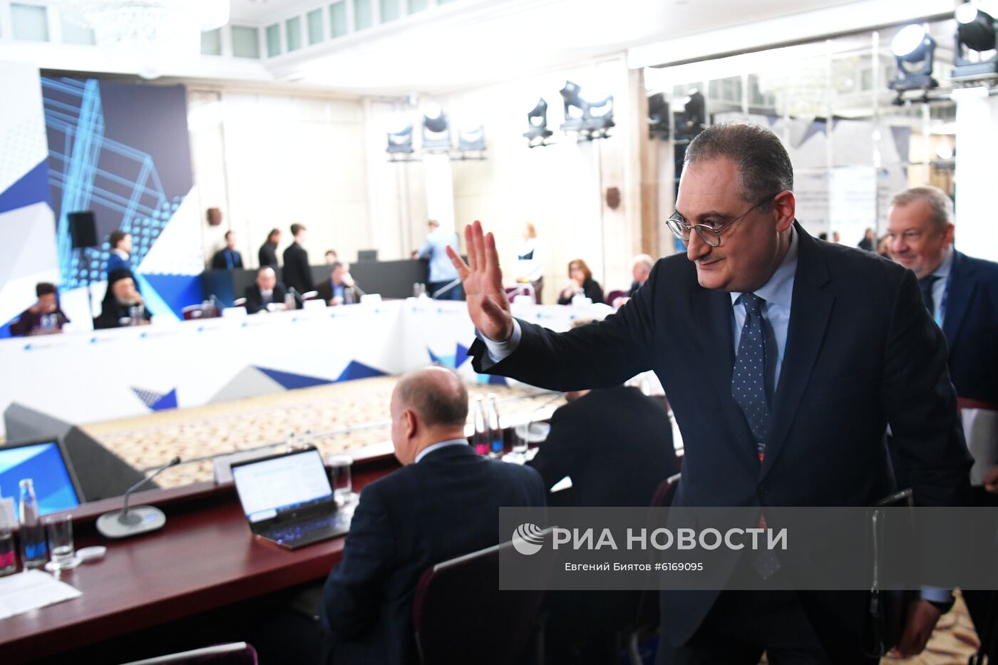 Заместитель министра иностранных дел РФ Игорь Моргулов на сессии "Ближний Восток, устремленный в будущее. Два взгляда" в рамках IX Ближневосточной конференции Международного дискуссионного клуба "Валдай" в Москве. Место: Россия, Москва. Автор: Евгений Биятов/РИА Новости. Ближневосточная конференция клуба "Валдай"