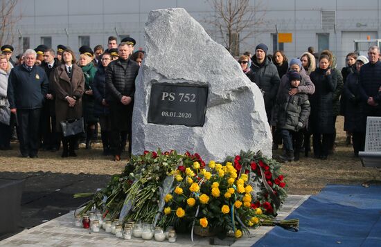 Мероприятия в память о погибших при крушении пассажирах Boeing 737