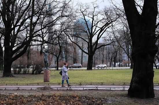 Теплая погода в Москве и Санкт-Петербурге 
