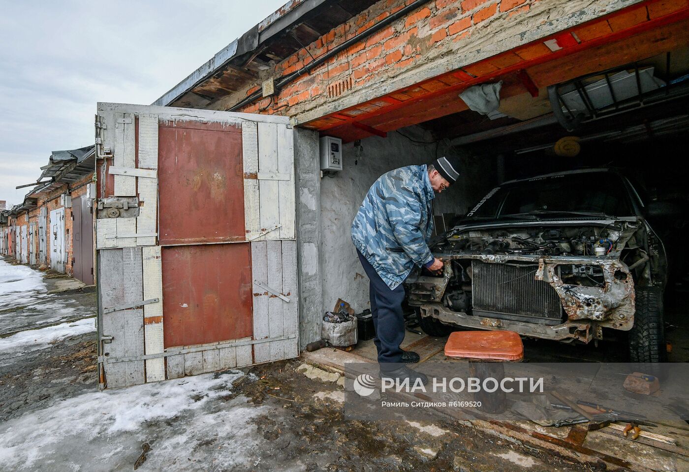 В России рассмотрят законопроект о "гаражной амнистии"