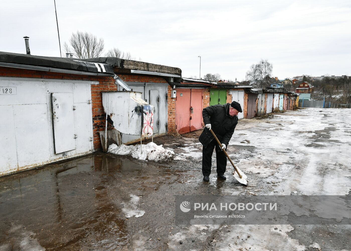 В России рассмотрят законопроект о "гаражной амнистии"