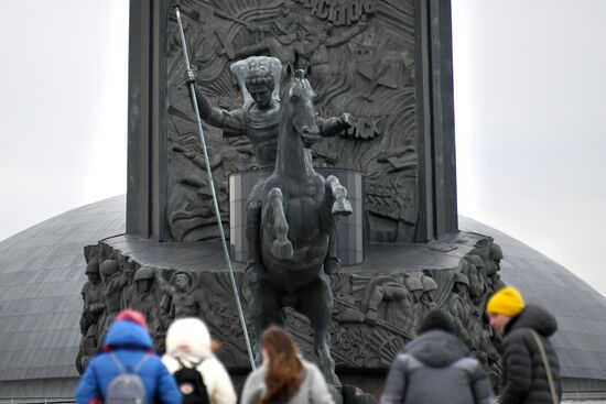 Теплая погода в Москве и Санкт-Петербурге 