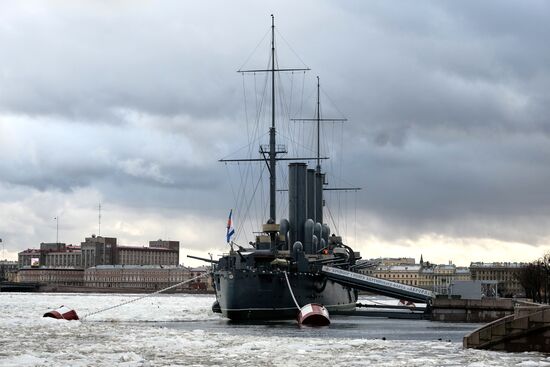 Теплая погода в Москве и Санкт-Петербурге 