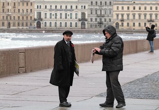 Теплая погода в Москве и Санкт-Петербурге 