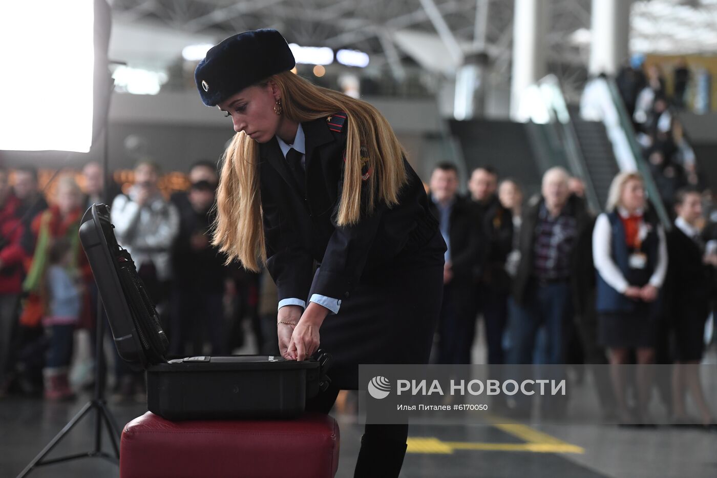 Работа транспортной полиции в аэропорту Внуково