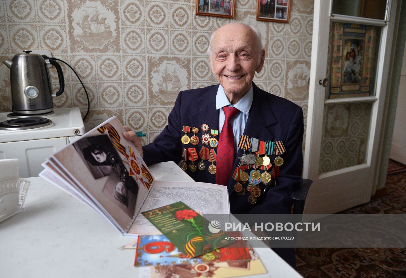 Ветеран Великой Отечественной войны В. П. Рожков