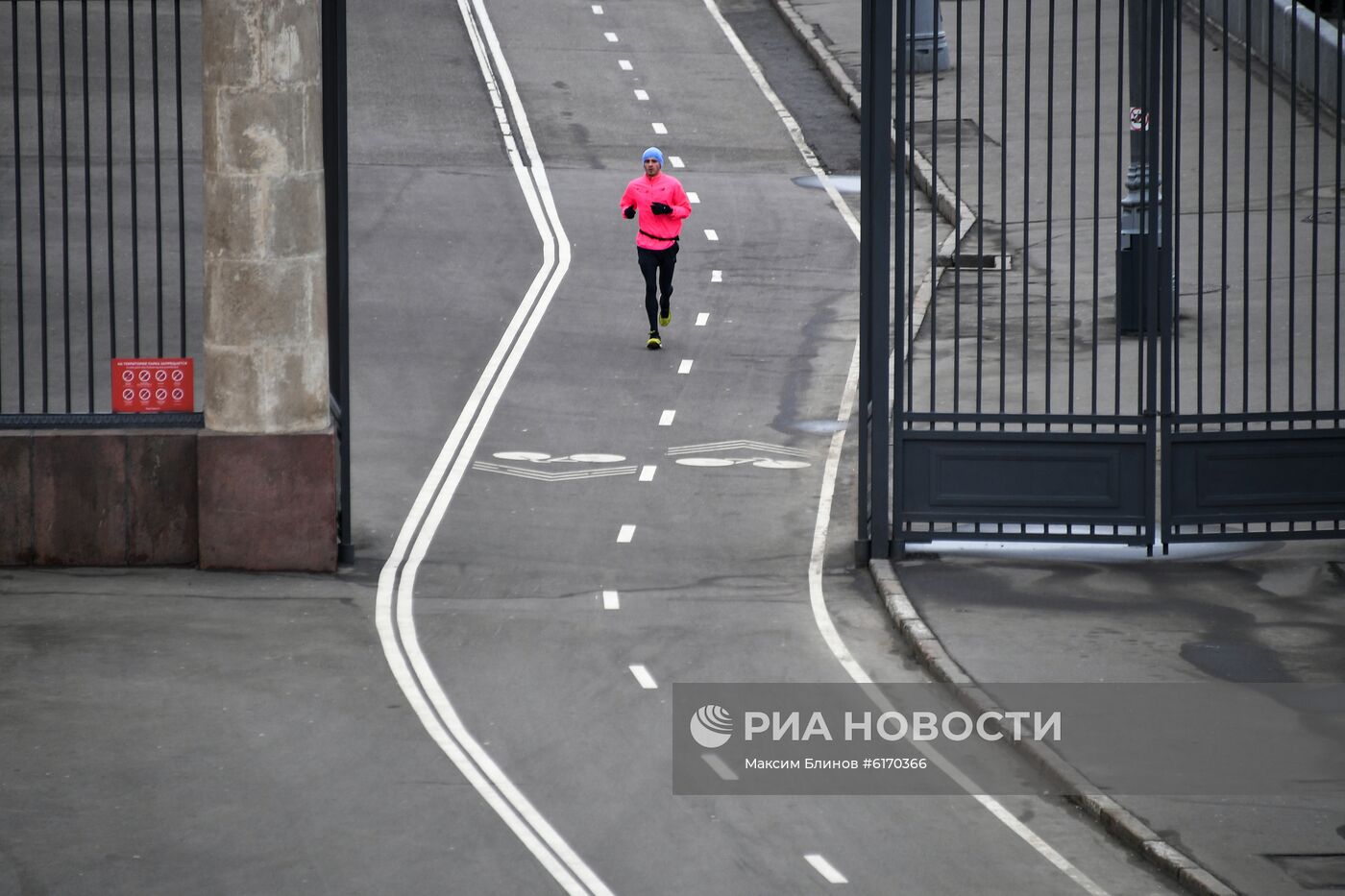 Теплая погода в Москве и Санкт-Петербурге