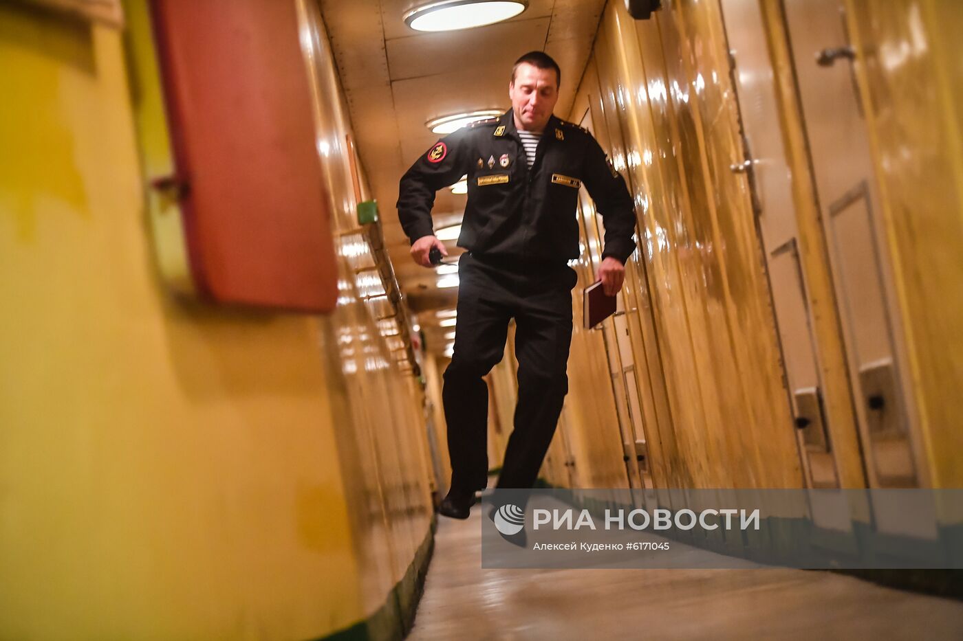 Кругосветная экспедиция на исследовательском судне "Адмирал Владимирский"